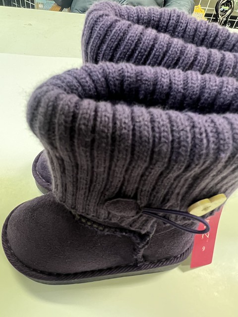 toddlerGirls  Lined Purple  UGGZ Style Boots SZ: